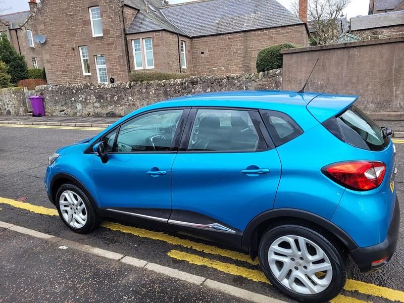 Używany Renault Captur Dynamique 90 KM (66 kW) 2014 Niebieski SUV