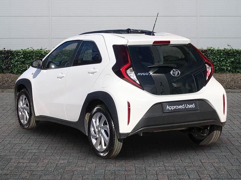New Toyota Aygo X PURE 72 HP (52 kW) 2025 White SUV