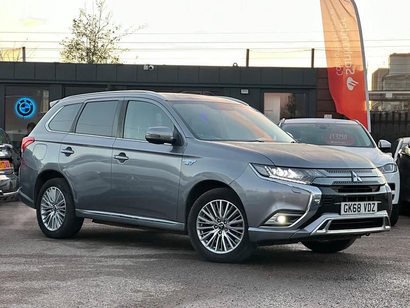 Grey Used 2018 Mitsubishi Outlander P-HEV Estate | £10,250 (Fair price) - Image 1/4