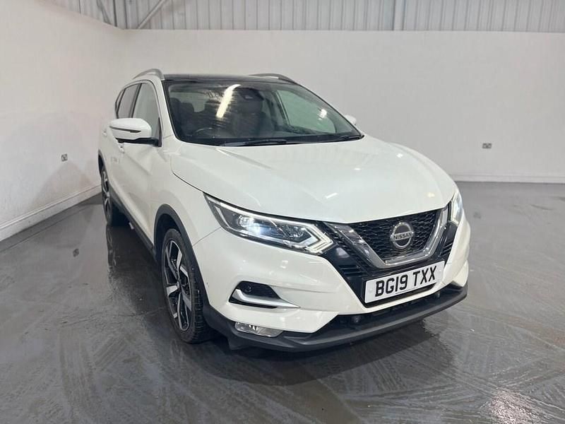 Used Nissan Qashqai Tekna 114 HP (83 kW) 2019 White SUV