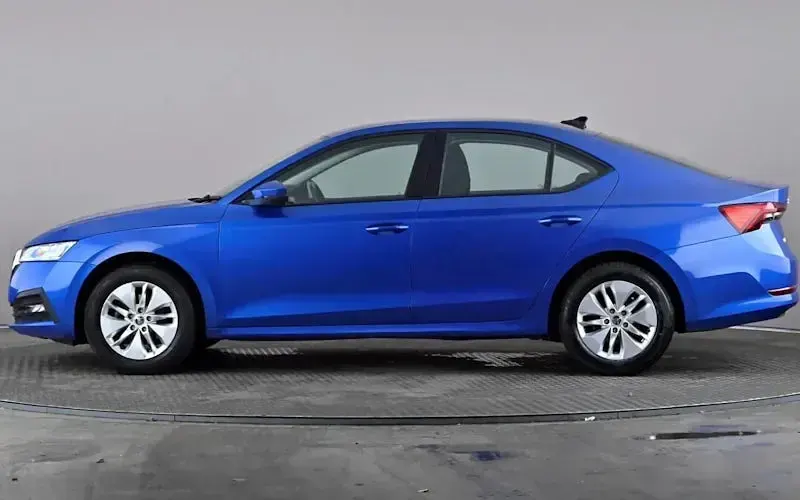 Used Skoda Octavia SE Technology 110 HP (80 kW) 2020 Blue Hatchback