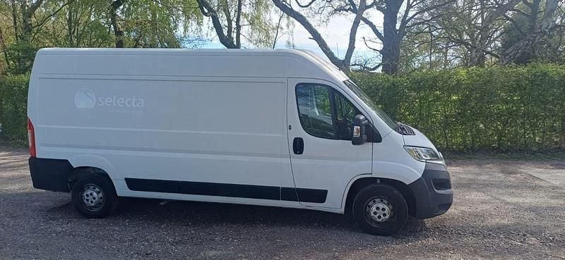 Usado Citroën Relay 140 HP (102 kW) 2020 Branco Van