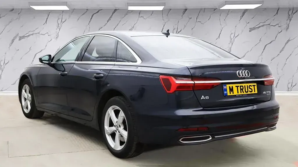 Używany Audi A6 Sport 245 KM (180 kW) 2020 Niebieski Sedan/Limuzyna