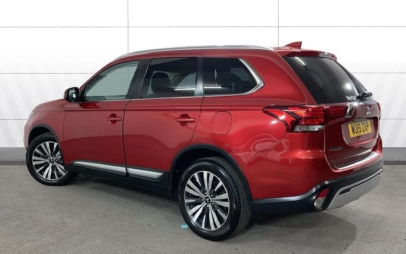 Used Mitsubishi Outlander 150 HP (110 kW) 2019 Red SUV
