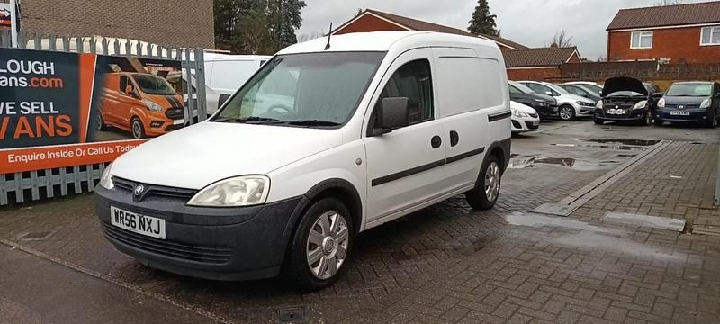 Used Vauxhall Combo 75 HP (55 kW) 2006 White Van