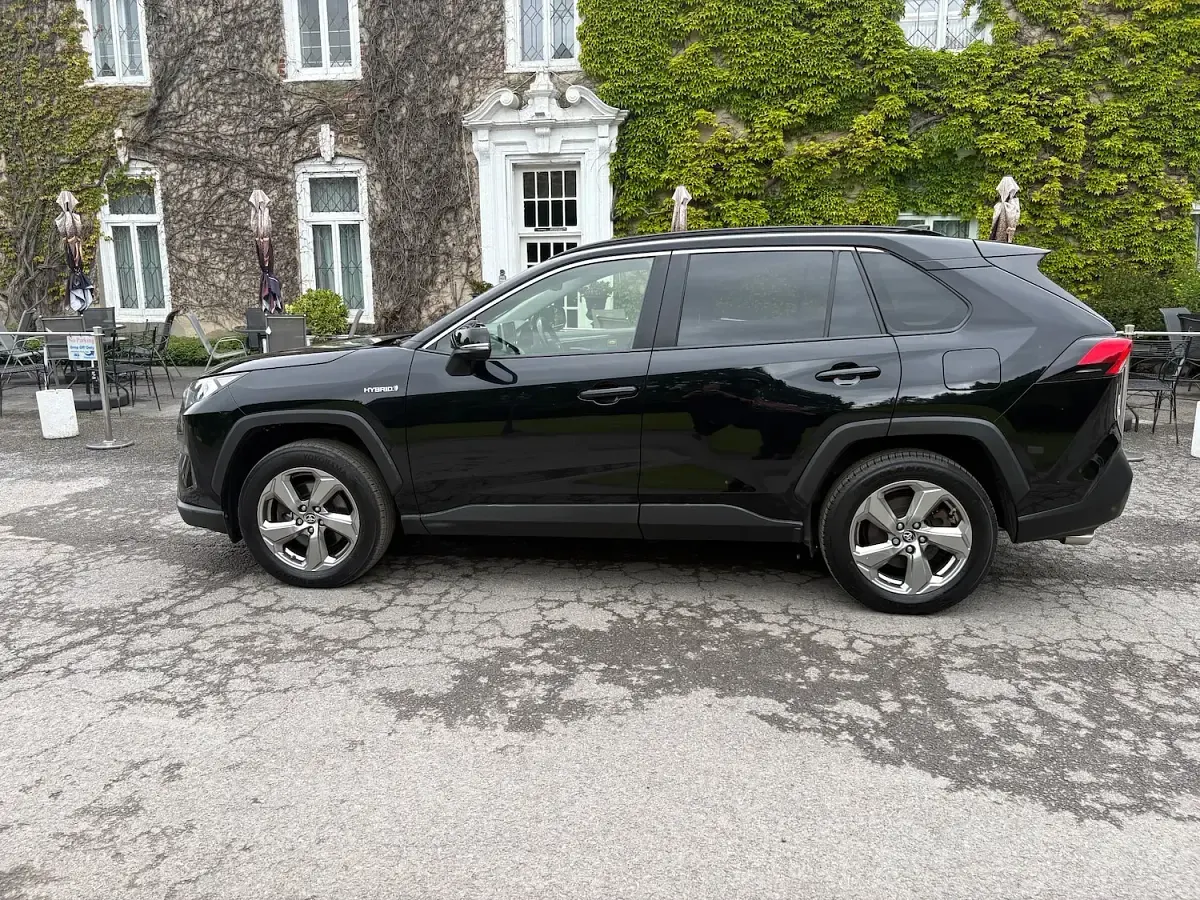 Used Toyota RAV4 Design 222 HP (163 kW) 2020 Black SUV