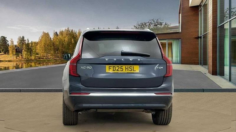 Used Volvo XC90 Core 455 HP (334 kW) 2025 Denim blue SUV