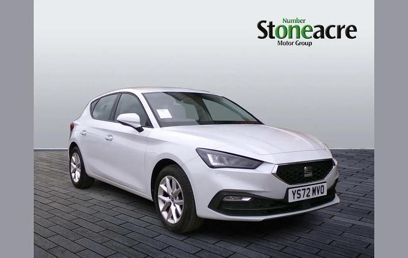 Used Seat Leon SE 110 HP (80 kW) 2022 White Hatchback