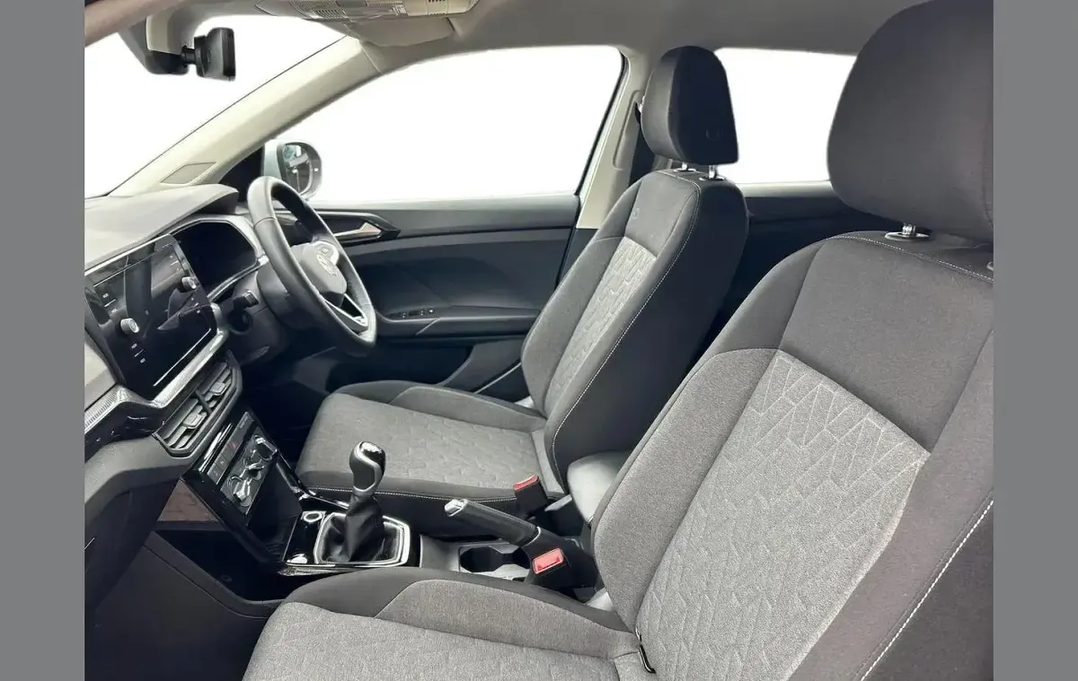 Usado VW T-Cross Match 115 HP (84 kW) 2025 Prateado SUV