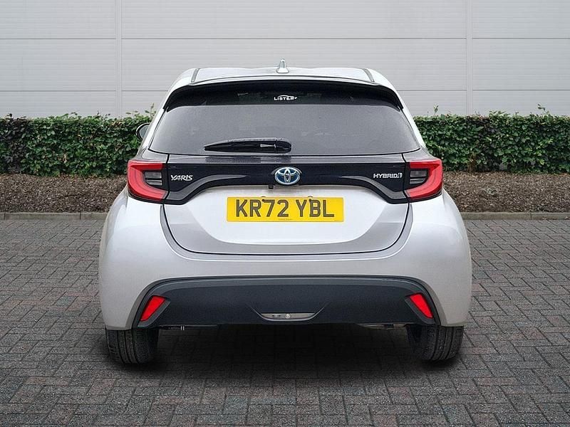 Used Toyota Yaris Hybrid Design 2023 Silver Hatchback