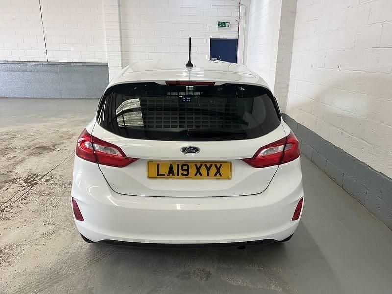 Used Ford Fiesta S 85 HP (62 kW) 2019 White Hatchback