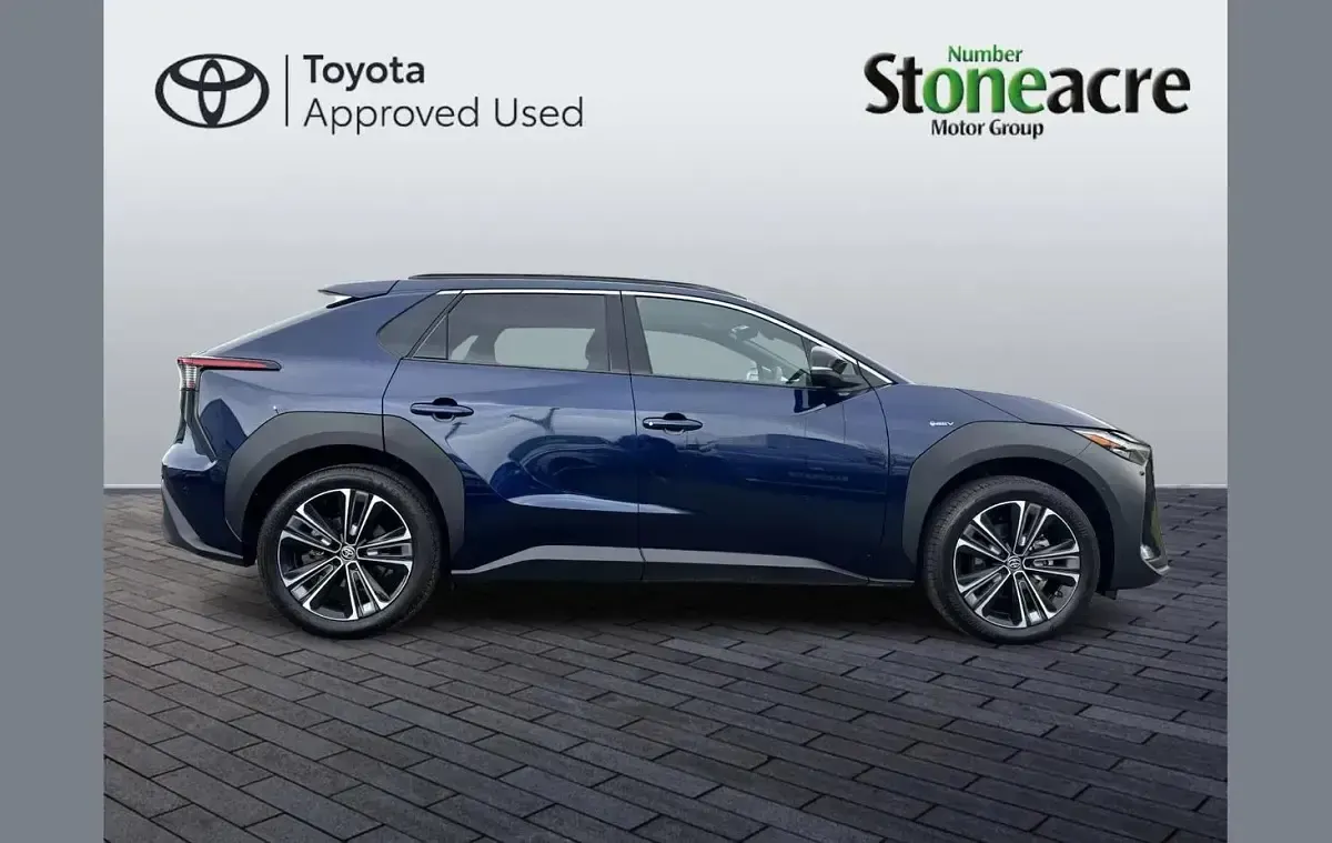 Used Toyota bZ4X 150 kW (204 HP) 2025 Blue SUV
