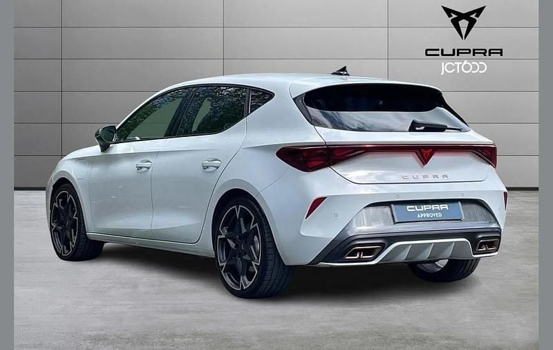 Used Cupra Leon VZ1 267 HP (196 kW) 2025 White Hatchback