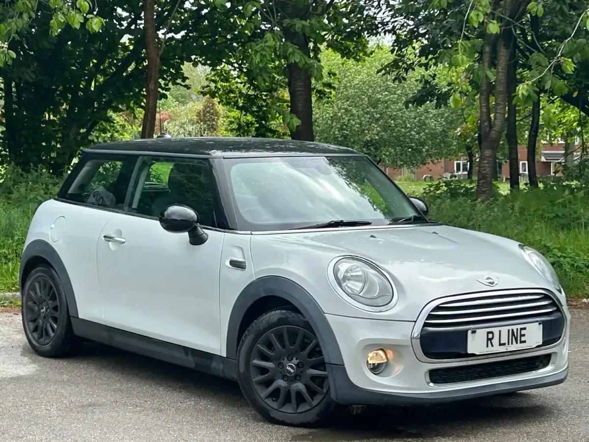 Usado Mini Cooper Hatch 136 HP (100 kW) 2015 Prateado Citadino
