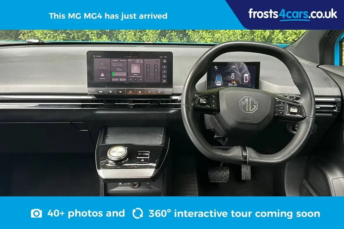 Used MG MG4 EV SE 2023 Blue Hatchback