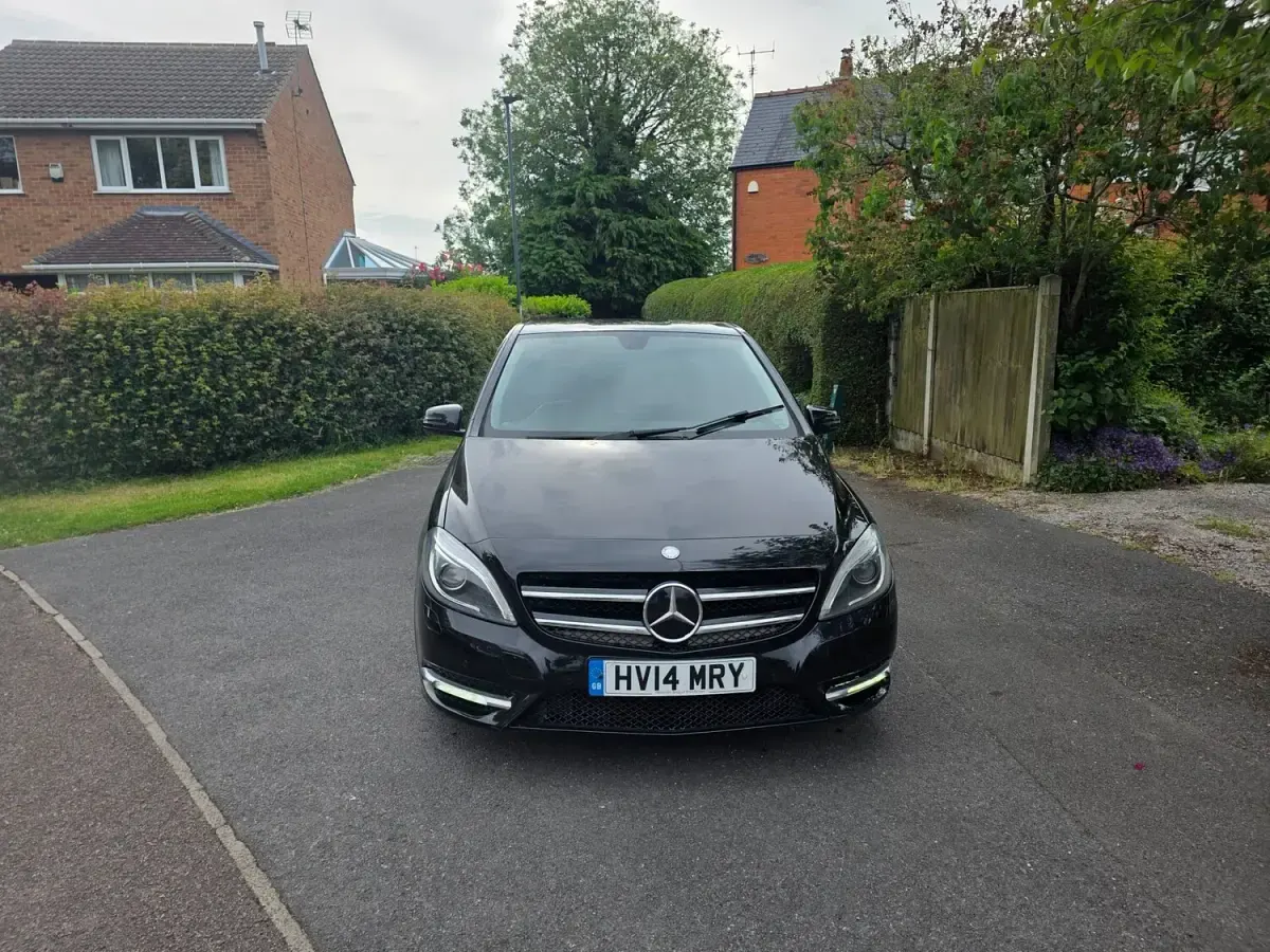 Used Mercedes B180 109 HP (80 kW) 2014 Black Hatchback