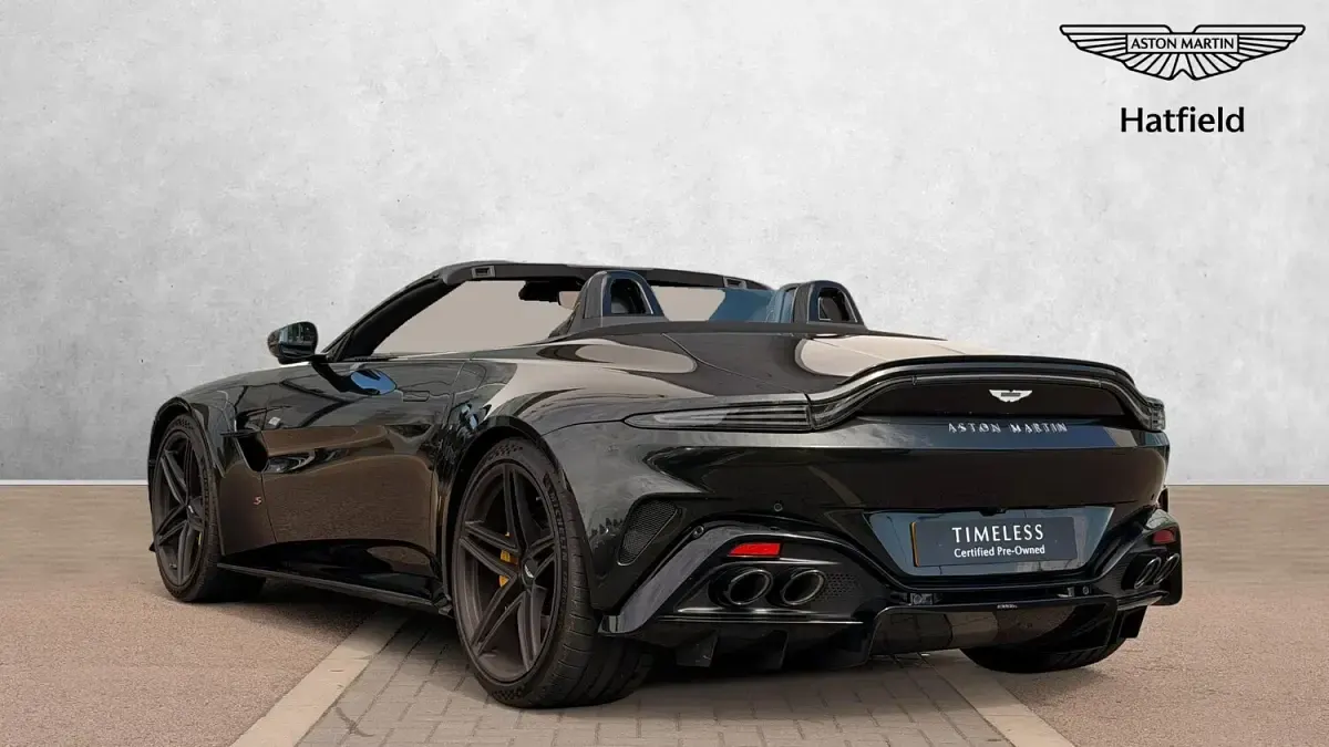 New Aston Martin V8 Vantage 680 HP (500 kW) 2026 Green Cabriolet