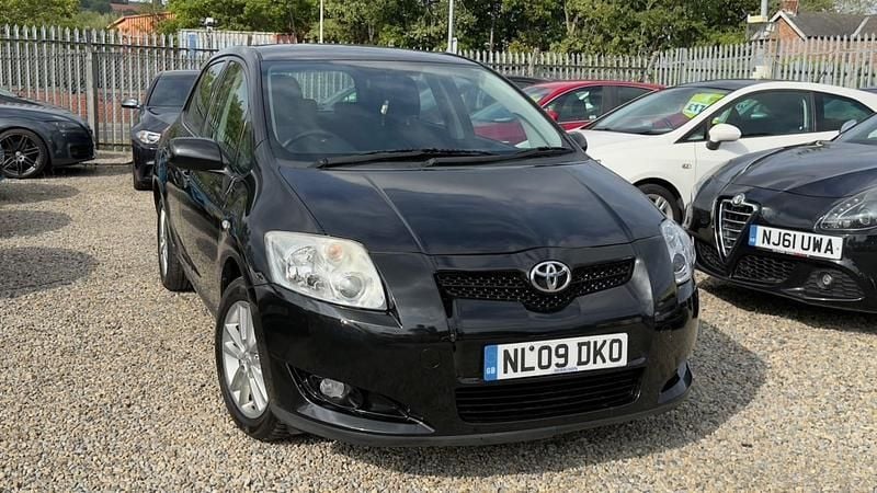 Black Used 2009 Toyota Auris Hatchback | £2,399 (Fair price) - Image 1/4