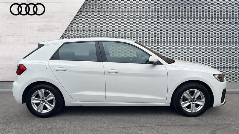 Used Audi A1 Design 95 HP (69 kW) 2021 White SUV