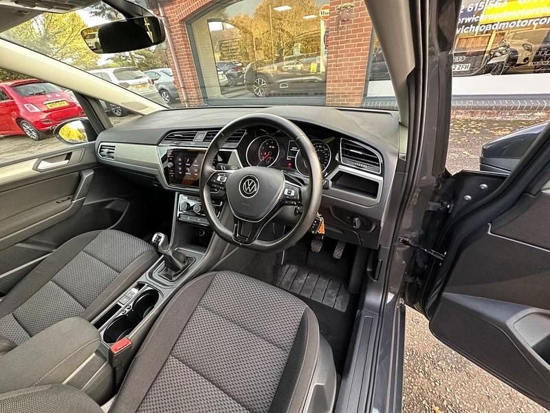 Used VW Touran Family 150 HP (110 kW) 2021 Grey MPV