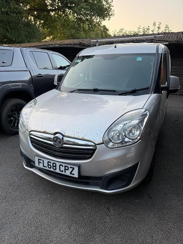 Silver Used 2018 Vauxhall Combo Sportive MPV | £2,000 (A bit pricey) - Image 1/4
