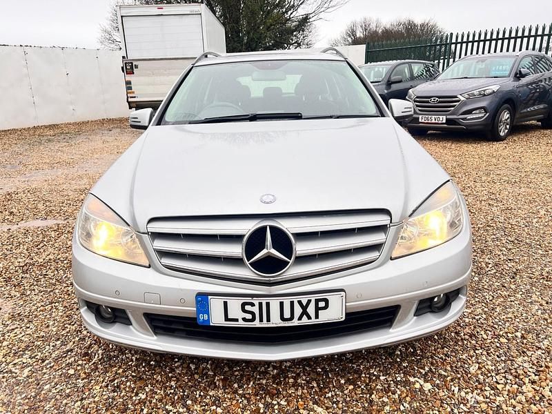 Used Mercedes C180 Executive 156 HP (114 kW) 2011 Silver Estate