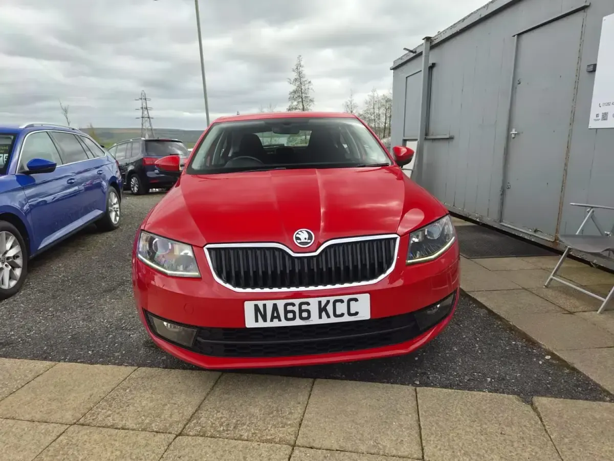 Gebraucht Skoda Octavia Sport 110 PS (80 kW) 2016 Rot Kombi