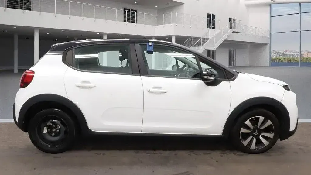 Used Citroën C3 Feel 82 HP (60 kW) 2017 White Hatchback