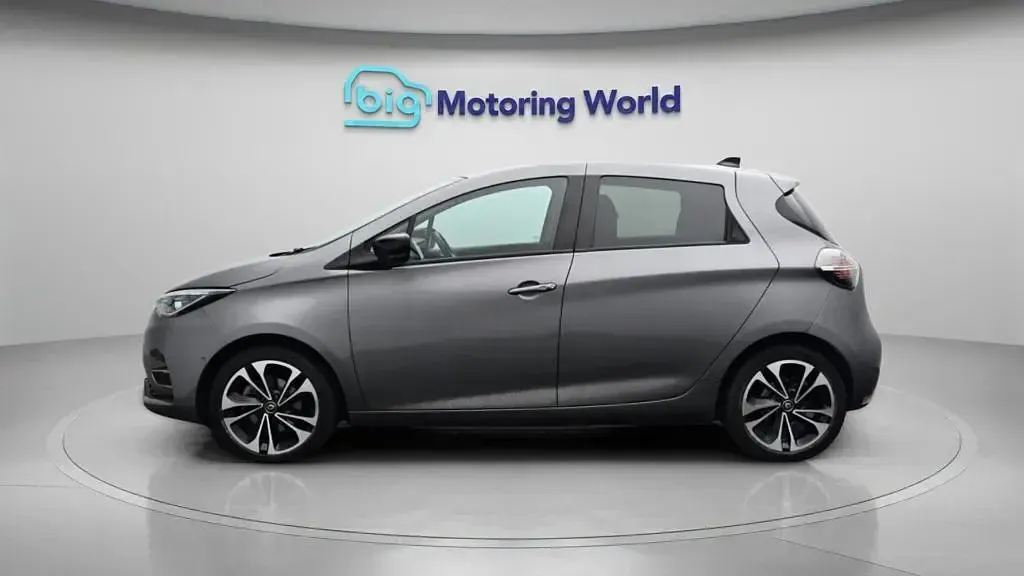 Used Renault Zoe Iconic 98 kW (134 HP) 2023 Hatchback