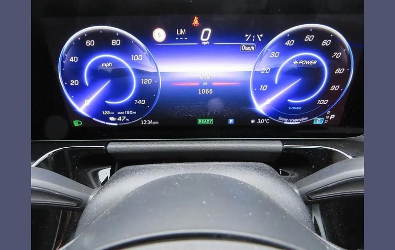 Used Mercedes EQA250+ Urban 139 kW (190 HP) 2025 White SUV