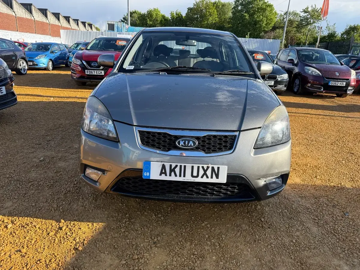 Used Kia Rio 2011 Silver Hatchback