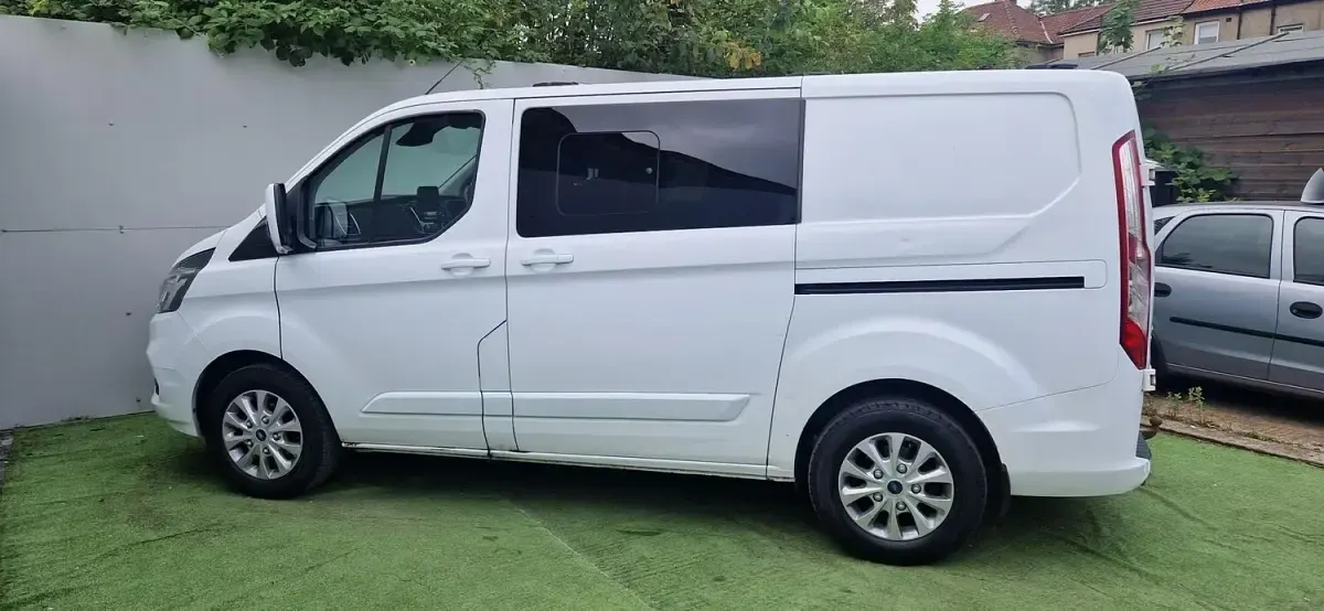 Used Ford Transit Custom Limited 170 HP (125 kW) 2018 White Van