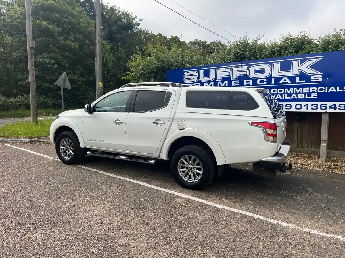 Used Mitsubishi L200 2016 White Pickup