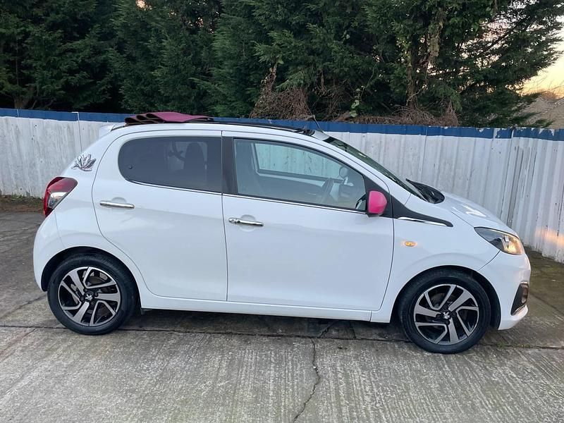Used Peugeot 108 Allure 82 HP (60 kW) 2014 White Hatchback