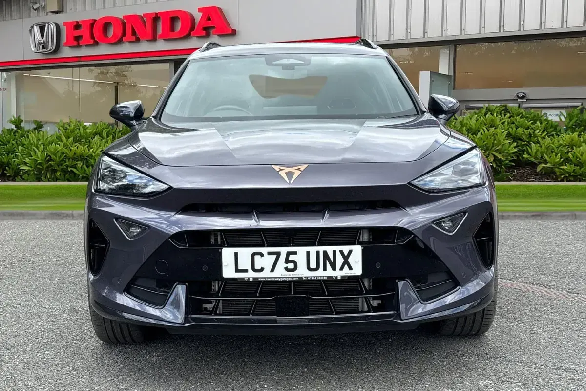 Used Cupra Formentor 150 HP (110 kW) 2025 Mauve/purple SUV