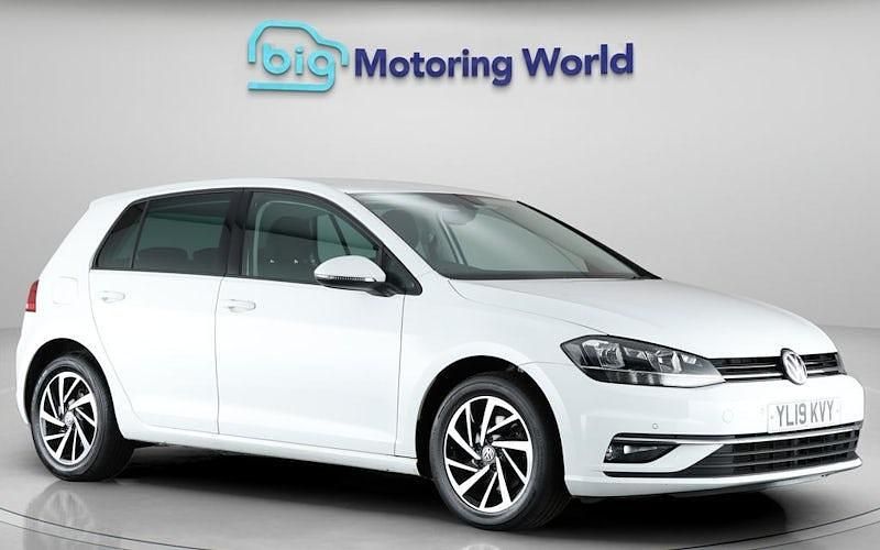 Used 2019 VW Golf VII Match Hatchback | £12,300 (Fair price) - Image 1/4