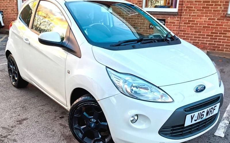 Used Ford Ka Zetec 69 HP (50 kW) 2016 White Hatchback
