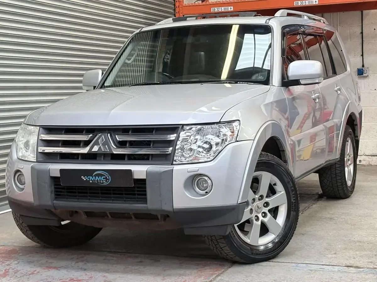 Used Mitsubishi Shogun Elegance 2009 Silver SUV