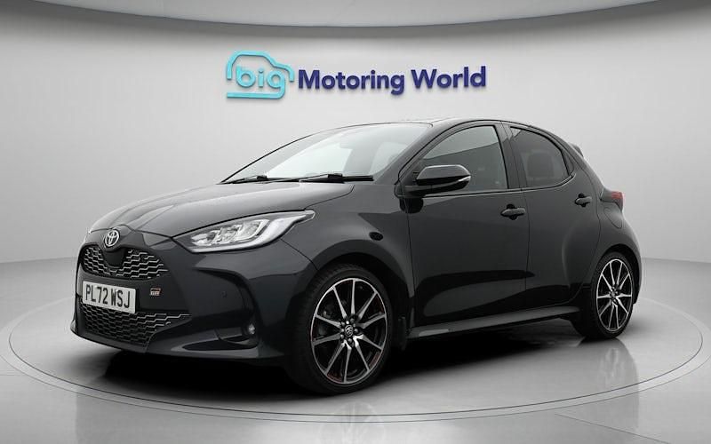 Used Toyota Yaris Hybrid Sport 116 HP (85 kW) 2022 Black Hatchback