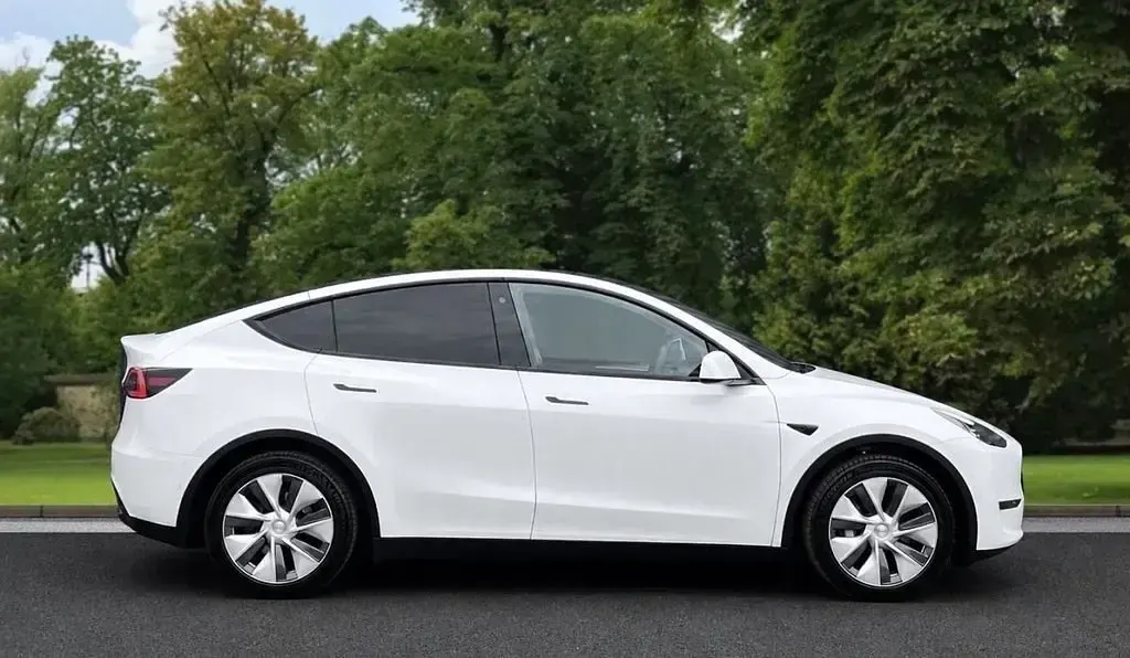 Usado Tesla Model Y 282 kW (384 HP) 2022 Branco SUV