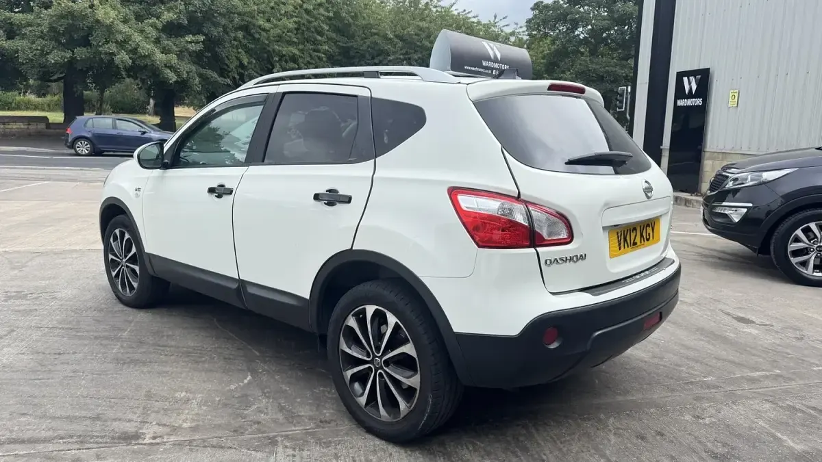 Used Nissan Qashqai N-TEC 2012 White SUV