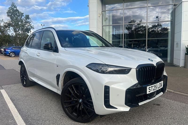 White Used 2025 BMW X5 M Sport SUV | £76,000 (Expensive) - Image 1/4