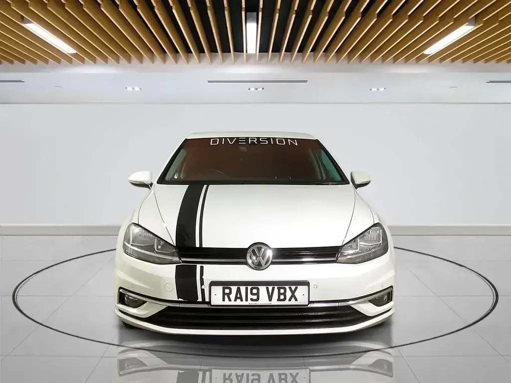 Used VW Golf VII Match 115 HP (84 kW) 2019 White Hatchback