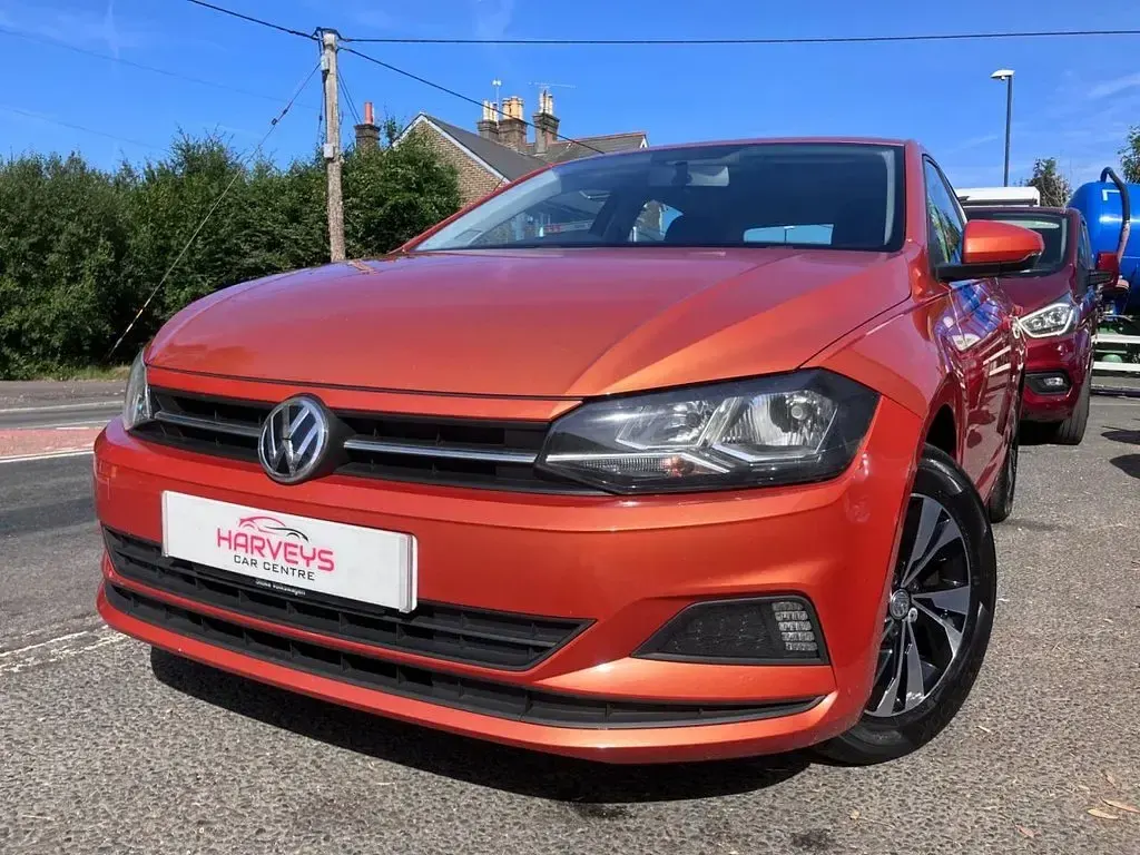 Used VW Polo SE 65 HP (47 kW) 2018 Orange Hatchback