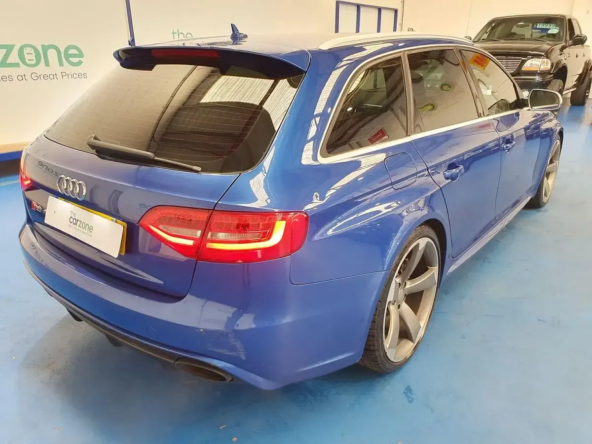 Used Audi RS4 Performance 450 HP (330 kW) 2014 Blue Estate
