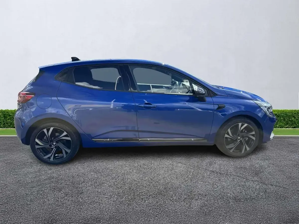 Used Renault Clio Engineered 2023 Blue Hatchback