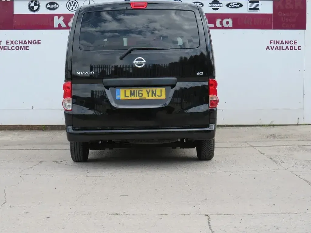 Used Nissan NV200 Acenta 110 HP (80 kW) 2016 Black MPV