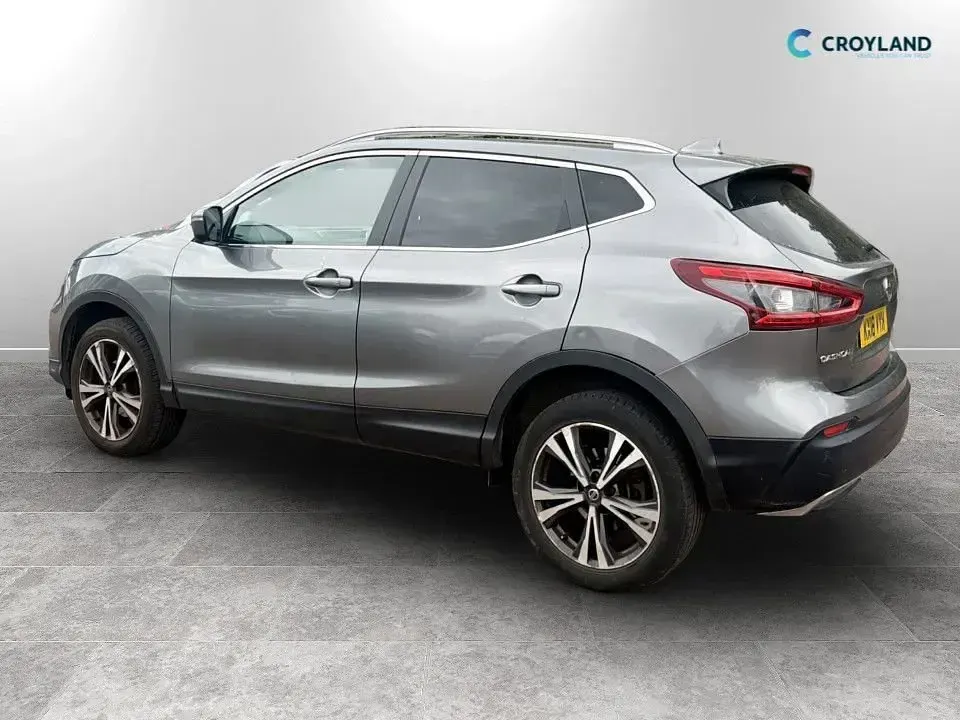 Used Nissan Qashqai N-Connecta 110 HP (80 kW) 2018 Grey SUV