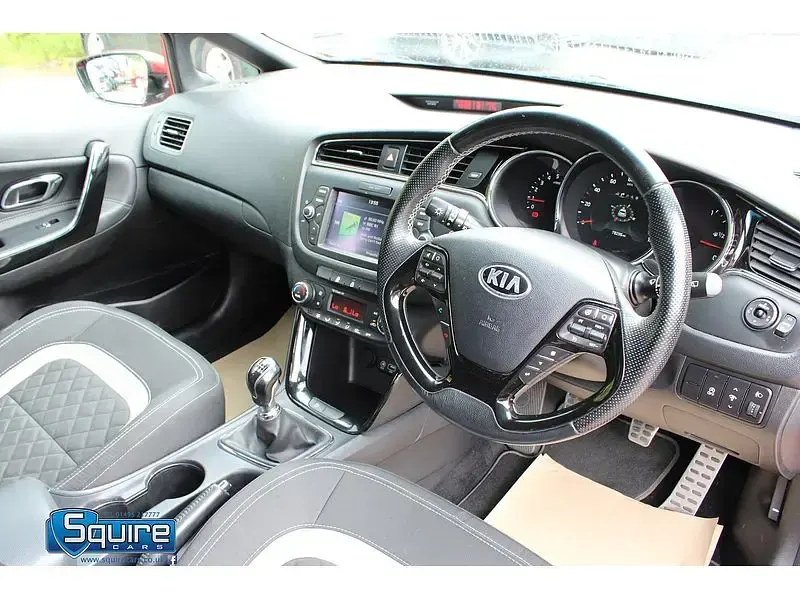 Used Kia Ceed GT-Line 136 HP (100 kW) 2016 Red Hatchback