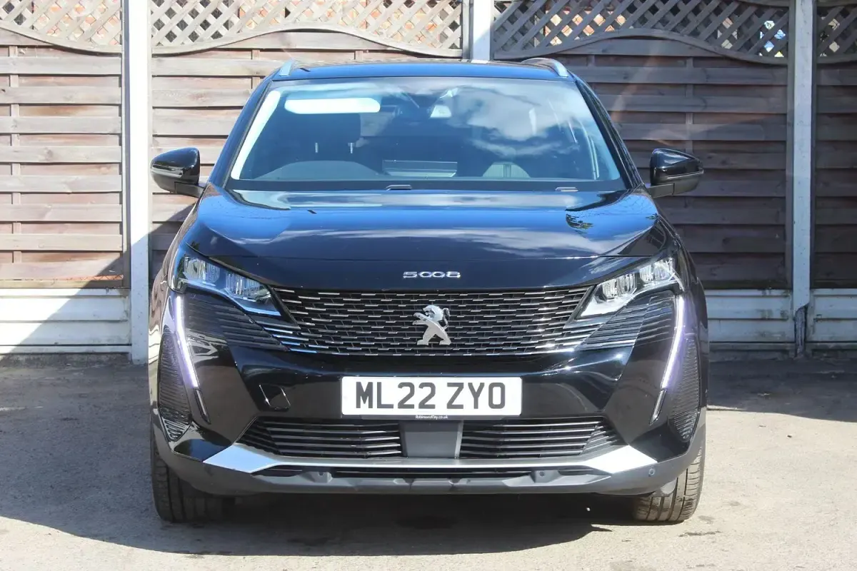 Used Peugeot 5008 Allure Premium 129 HP (94 kW) 2022 Black SUV